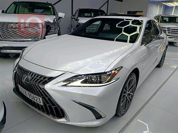 Lexus for sale in Iraq